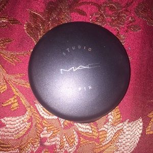 Mac studio fix pressed powder!